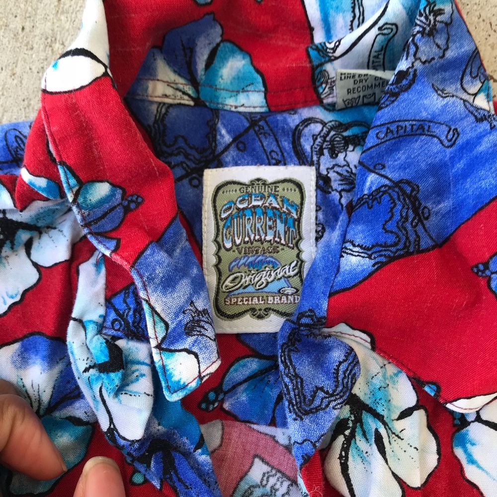 Floral vacation button down - Picture 3 of 4